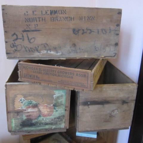 lot 109 image: Vintage Fruit Boxes