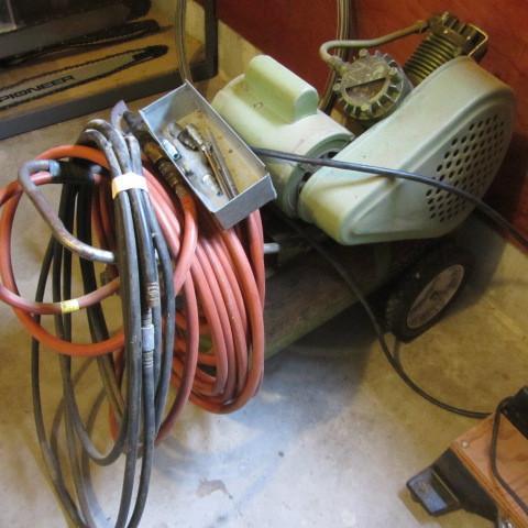 lot 11 image: Portable Air Compressor