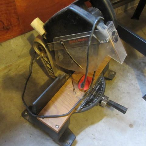 lot 12 image: Power Miter Saw