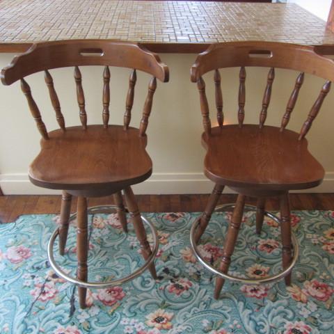 lot 120 image: Bar Stools