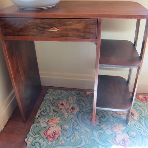 lot 127 image: Ladies Desk