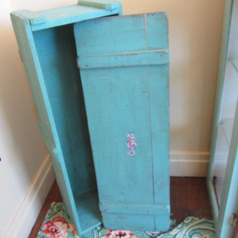 lot 129 image: Wood Shipping Crate