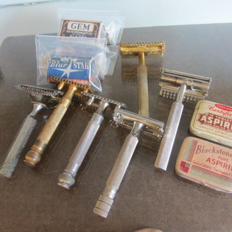 lot 138 image: Vintage Razors