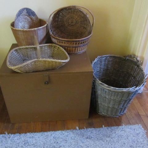 lot 157 image: Baskets and Storage