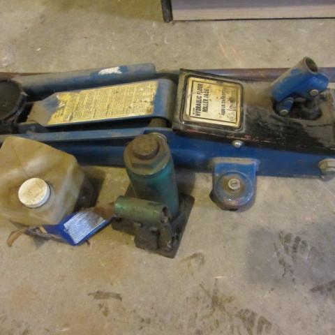 lot 16 image: Floor Jack