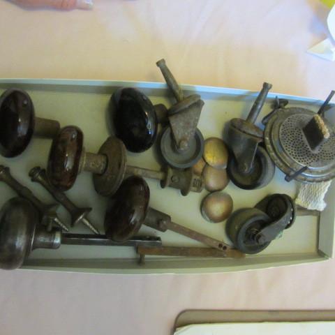 lot 164 image: Door Knobs