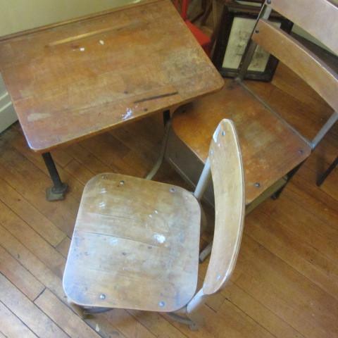 lot 178 image: Desk and Chairs