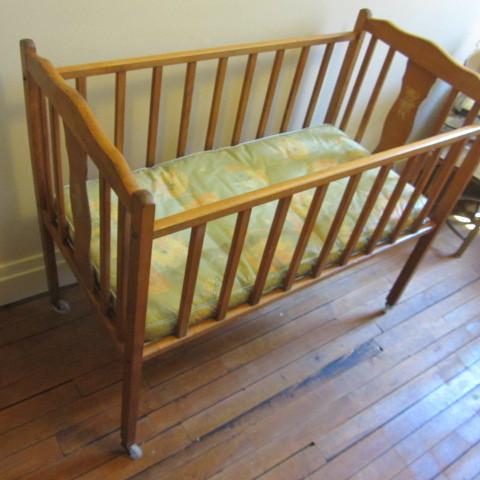 lot 179 image: Infant Crib