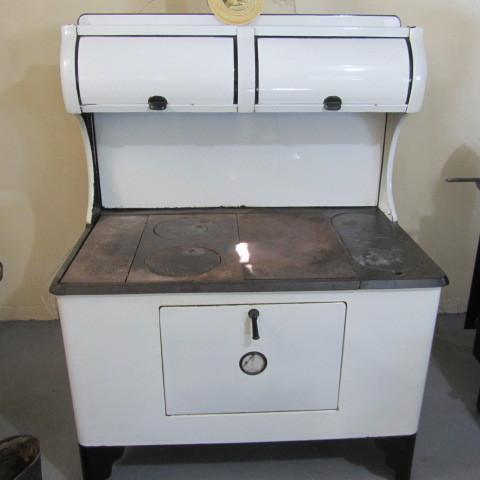 lot 201 image: Jungers Wood Stove