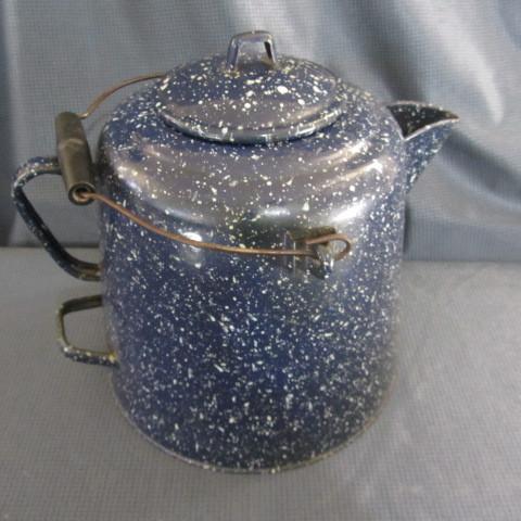 lot 204 image: Blue Enamel