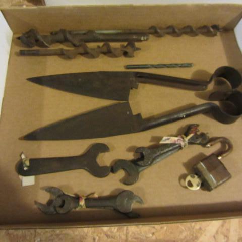lot 21 image: Vintage Tools