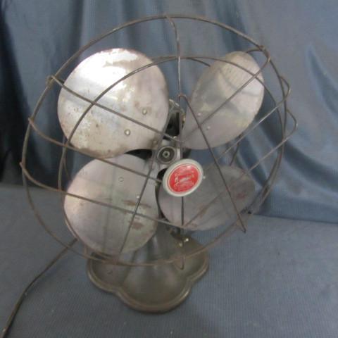 lot 213 image: Vintage Fan