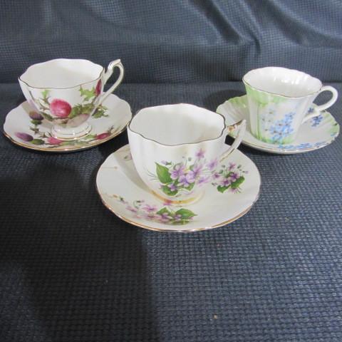 lot 221 image: English Bone China