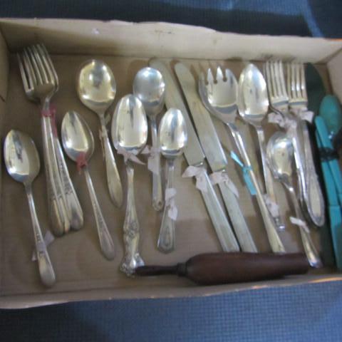 lot 223 image: Flatware