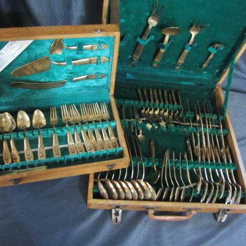 lot 226 image: Gold Flatware Sets