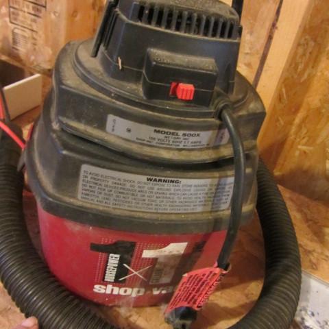 lot 23 image: Shop Vac