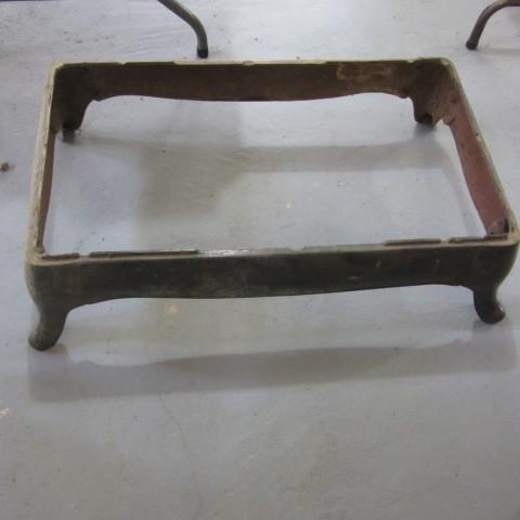 lot 236 image: Stove Base
