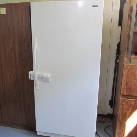 lot 254 image: Sears Upright Freezer