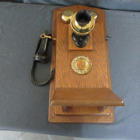 lot 276 image: Wall Phone