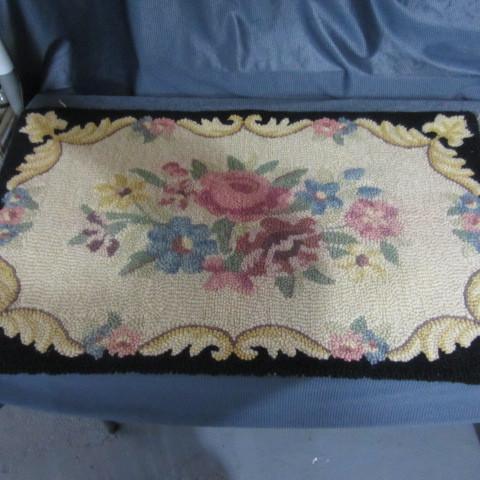 lot 292 image: Latch Hook Rug