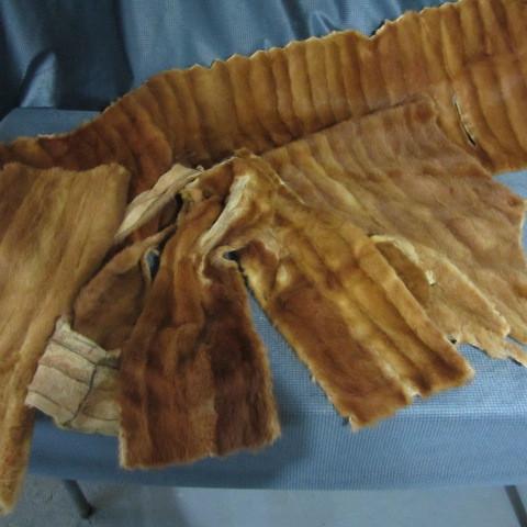 lot 296 image: Fur pieces