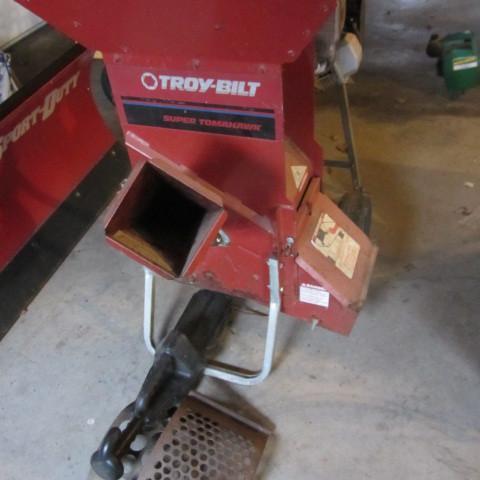 lot 3 image: Troybilt Chipper