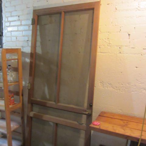 lot 303 image: Screen Door