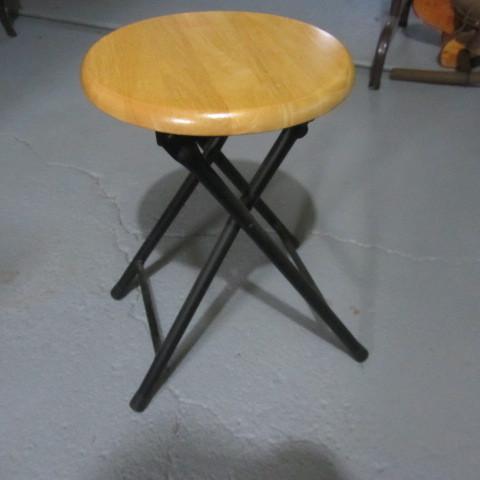 lot 307 image: Stool