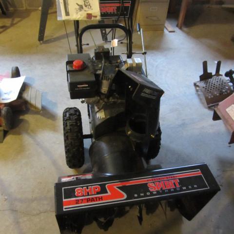 lot 4 image: Spirit Snow Blower