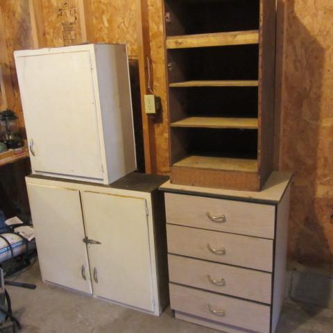 lot 44 image: Shop Cabinets