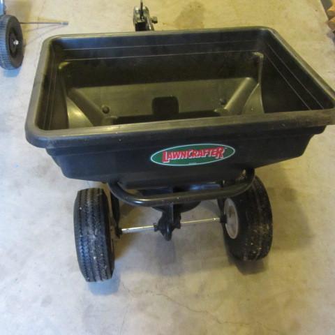 lot 85 image: Fertilizer Spreader
