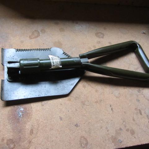 lot 96 image: Folding Shovel