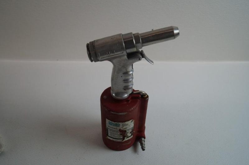 Rivet Gun