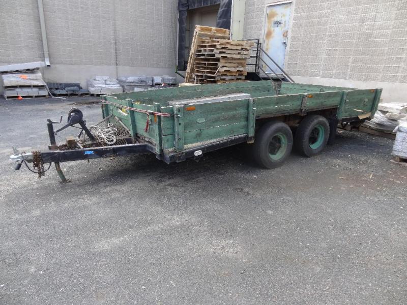 lot 1C image: 2013 14 tandem axle trailer. 94&qu...