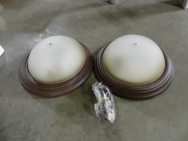 lot 28 image: Commercial electric ceiling lights....