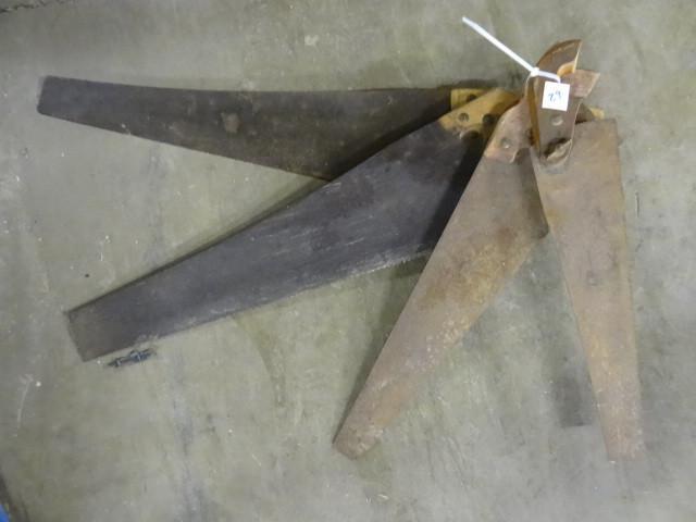 lot 29 image: 4 vintage hand saws...