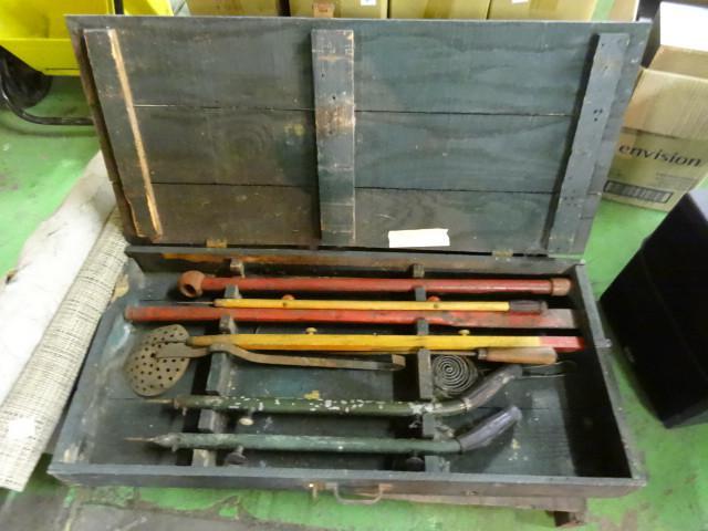 lot 30 image: Vintage ice fishing kit...