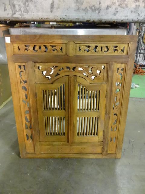 lot 9 image: Wood ornate shutter mirror. Wall ha...