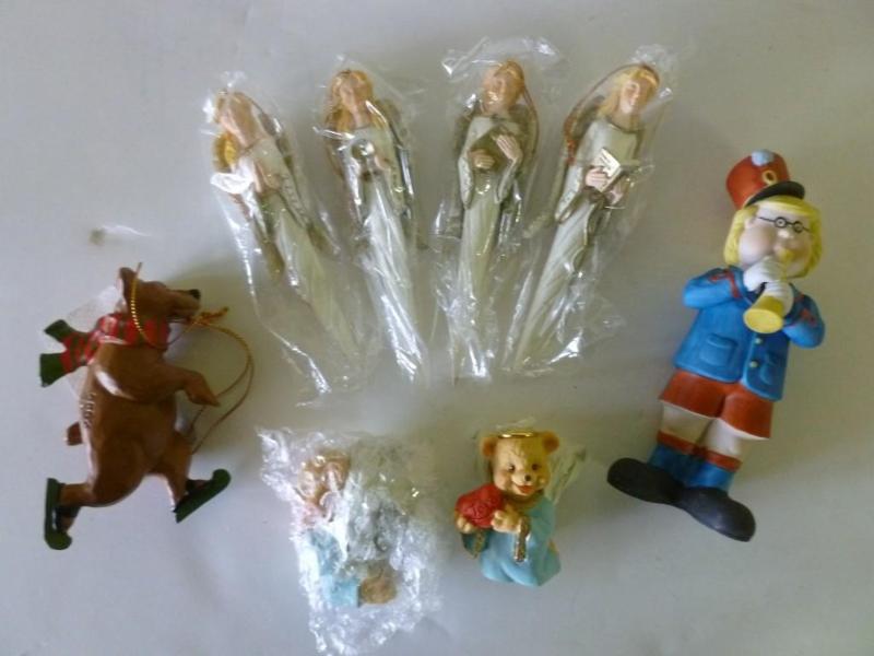 lot 101 image: Lot of angel figurines, hand painte...