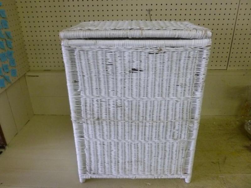 lot 110 image: Vintage white wicker clothes hamper...