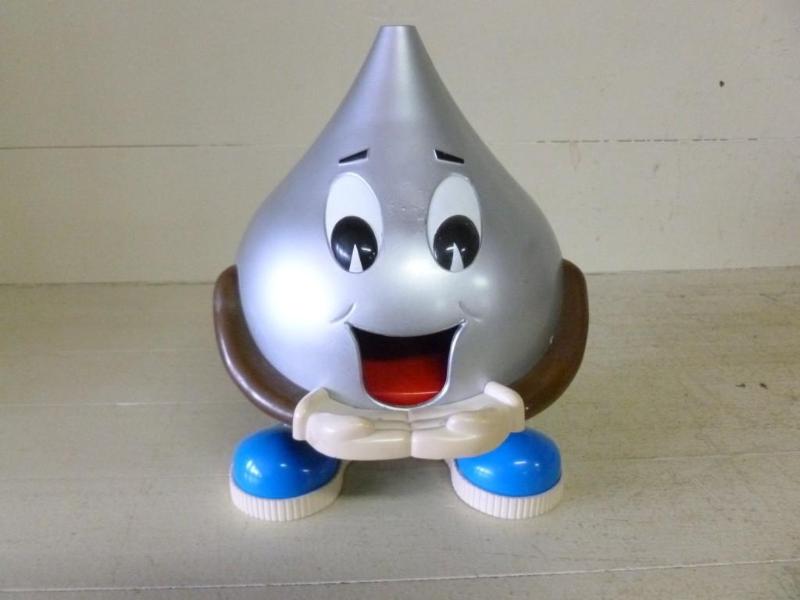 lot 124 image: Collectible Hershey Kiss plastic ca...