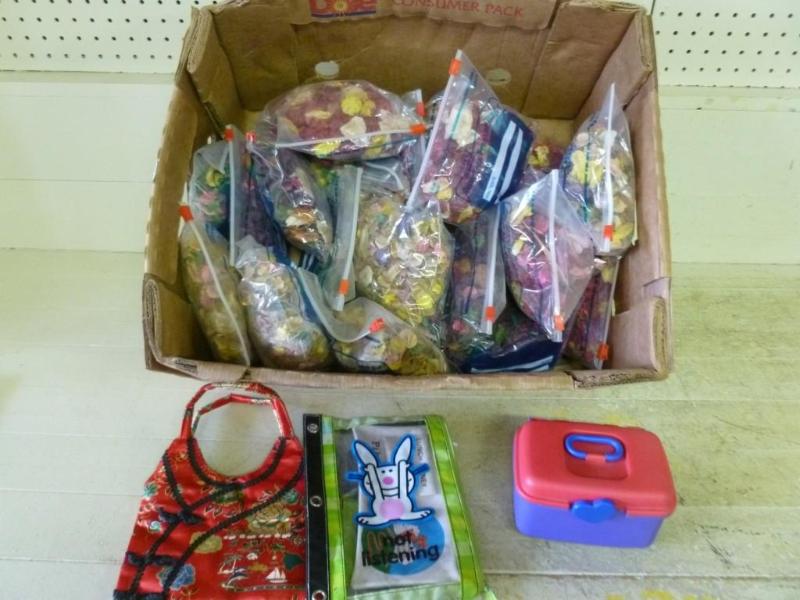 lot 134 image: Huge lot of decorative potpourri mi...