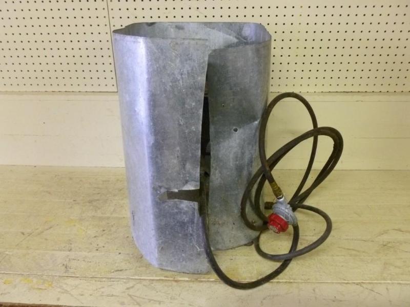 lot 14 image: Large propane gas turkey cooker, co...