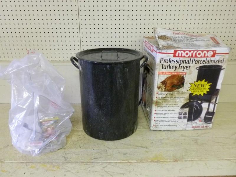 lot 15 image: Large Morrone professional porcelai...