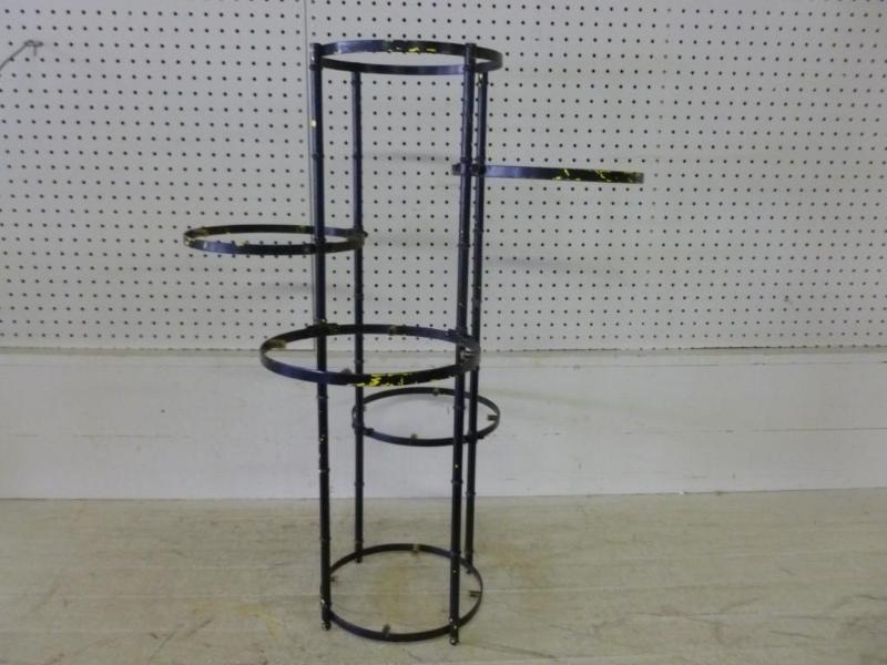 lot 151 image: Large 9.5" five pod metal flow...