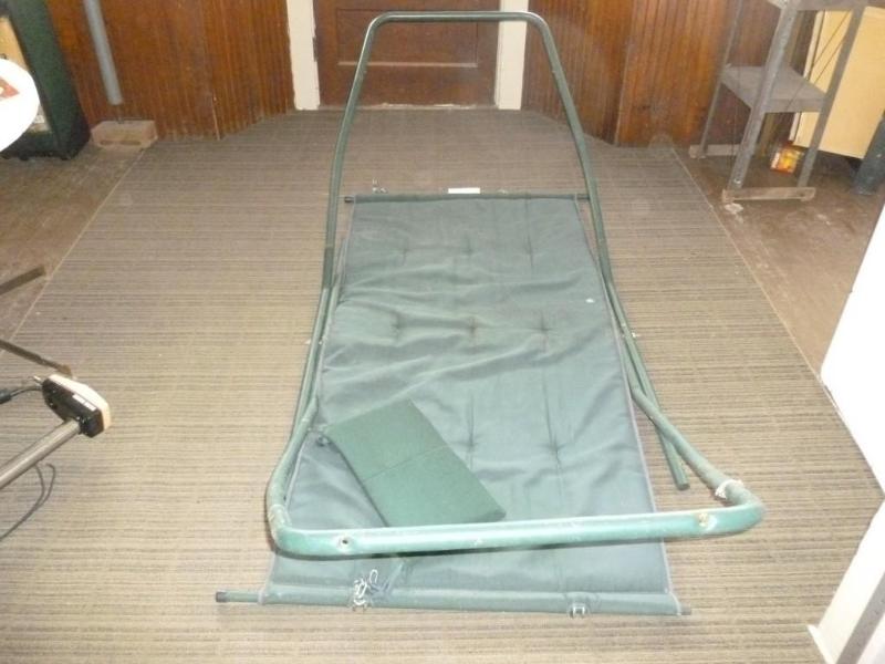 lot 152 image: Metal framed hammock that measures ...