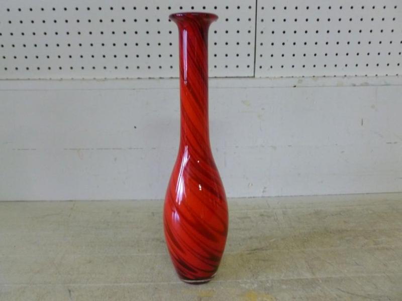 lot 157 image: Large art glass vase that measures ...