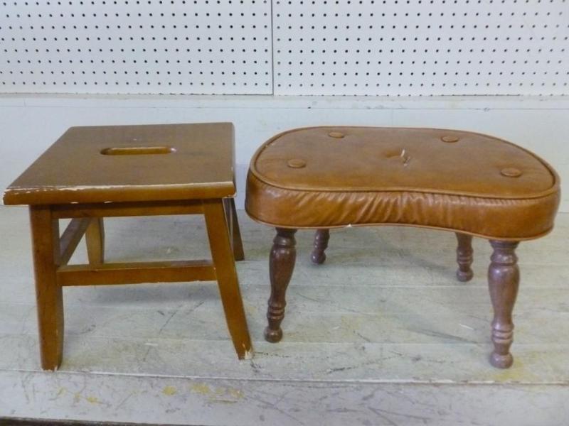 lot 173 image: This lot consists of a solid wood f...