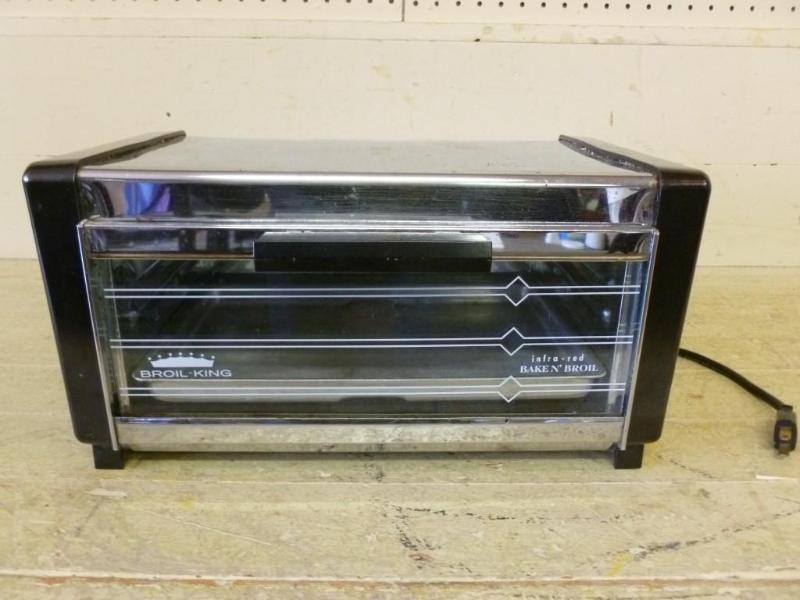 lot 179 image: Broil King Infra-Red bake and broil...