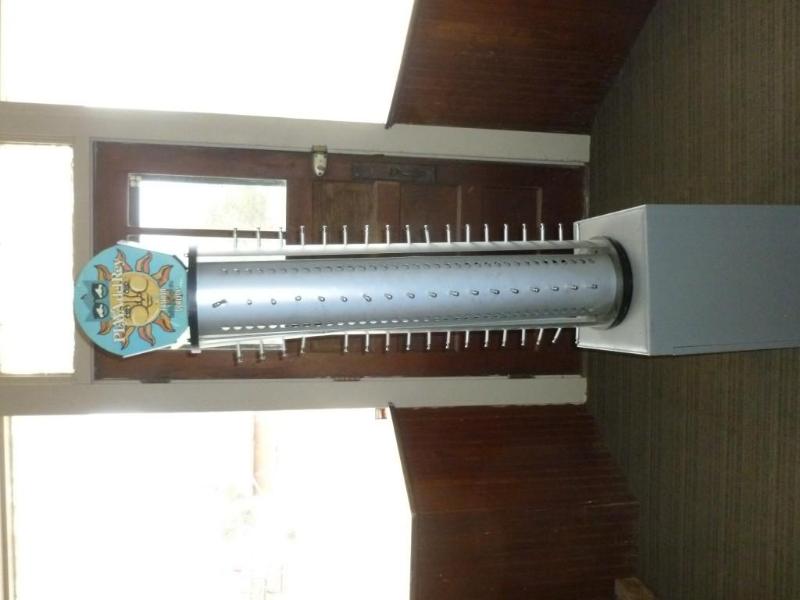 lot 18 image: Large Playa Del Rey rotating roller...